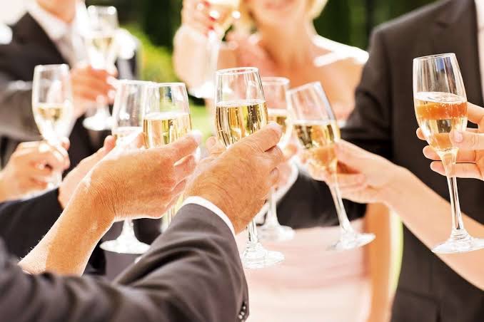 Champagne toast service